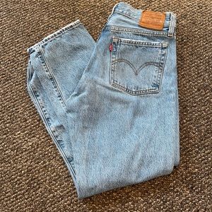 Levis ripped wedgie straight jeans